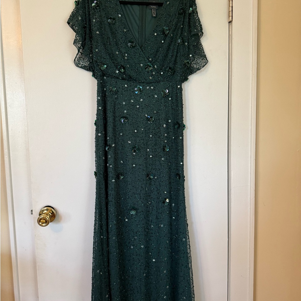 Adrianna Papell Hand-beaded 3-D floral Bouson Long Evening Gown in Emerald Green